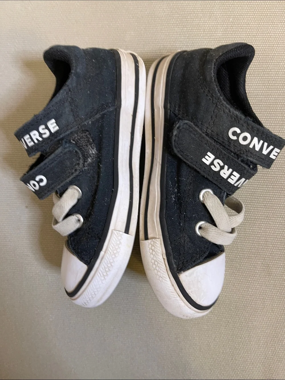 Converse Kids Black and White Low-Top Sneakers with Hook-and-Loop Strap